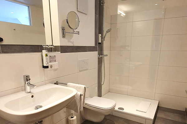 Landhaus Doppelzimmer mit Balkon