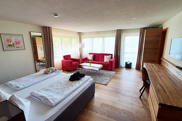 Schwarzwald-Doppelzimmer mit Balkon/Terrasse