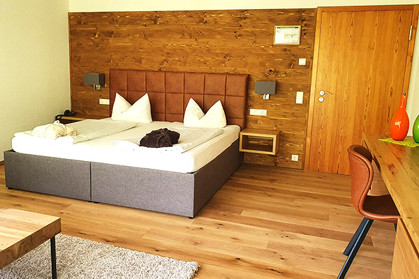 Schwarzwald-Doppelzimmer mit Balkon/Terrasse