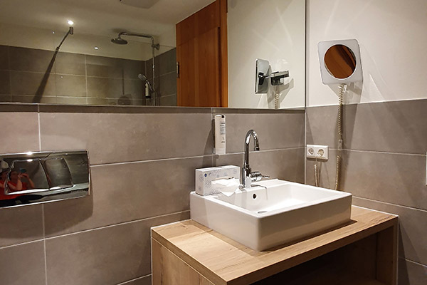 Schwarzwald-Doppelzimmer mit Balkon/Terrasse