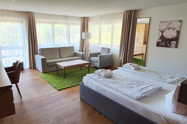 Schwarzwald-Doppelzimmer mit Balkon/Terrasse