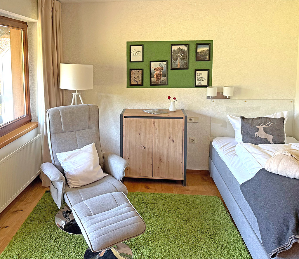 Einzelzimmer mit Balkon