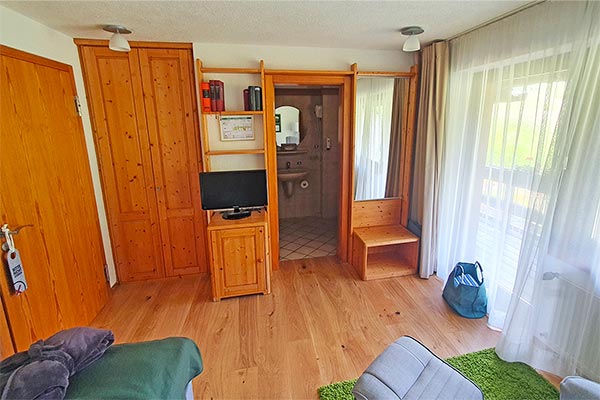 Einzelzimmer mit Balkon